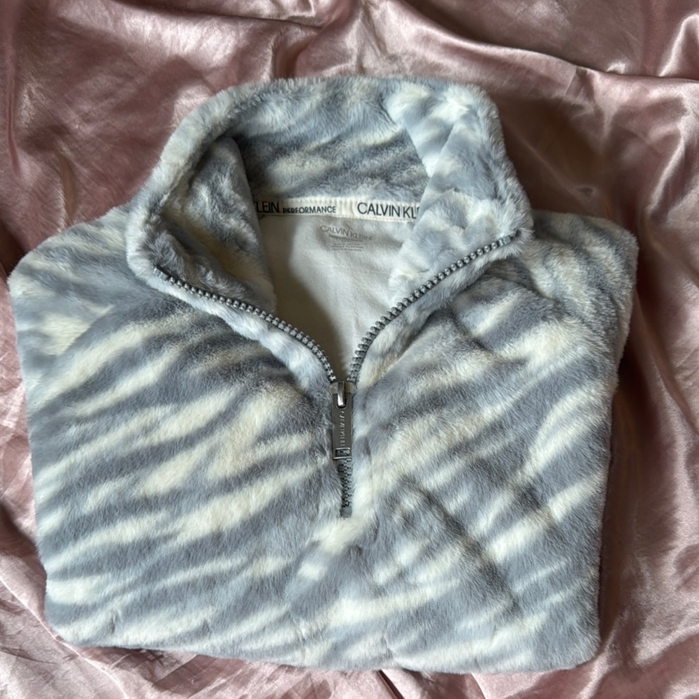 NEW Calvin Klein Zebra Print Fleece in Gray and White Large